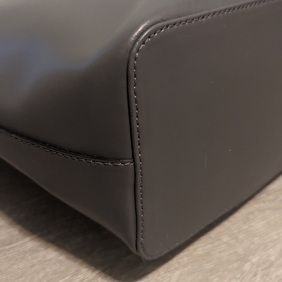 Kate Spade tote - Picture 5 of 15